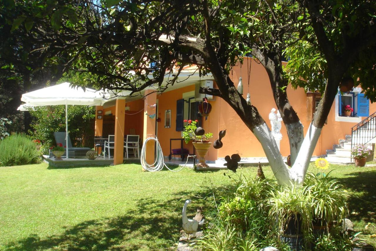 Villa Leena Paramonas  Exterior photo