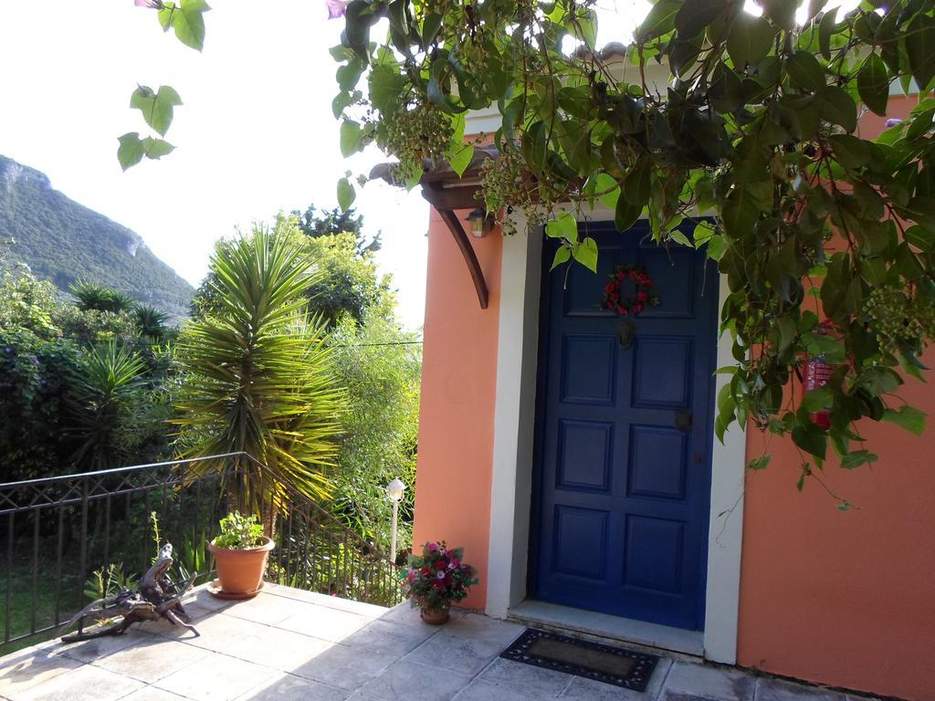 Villa Leena Paramonas  Room photo