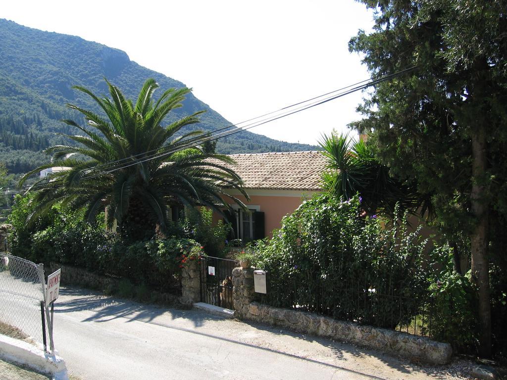Villa Leena Paramonas  Room photo