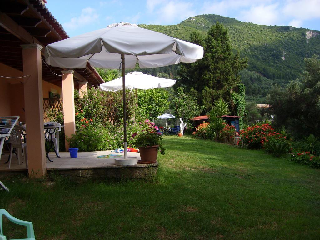 Villa Leena Paramonas  Room photo