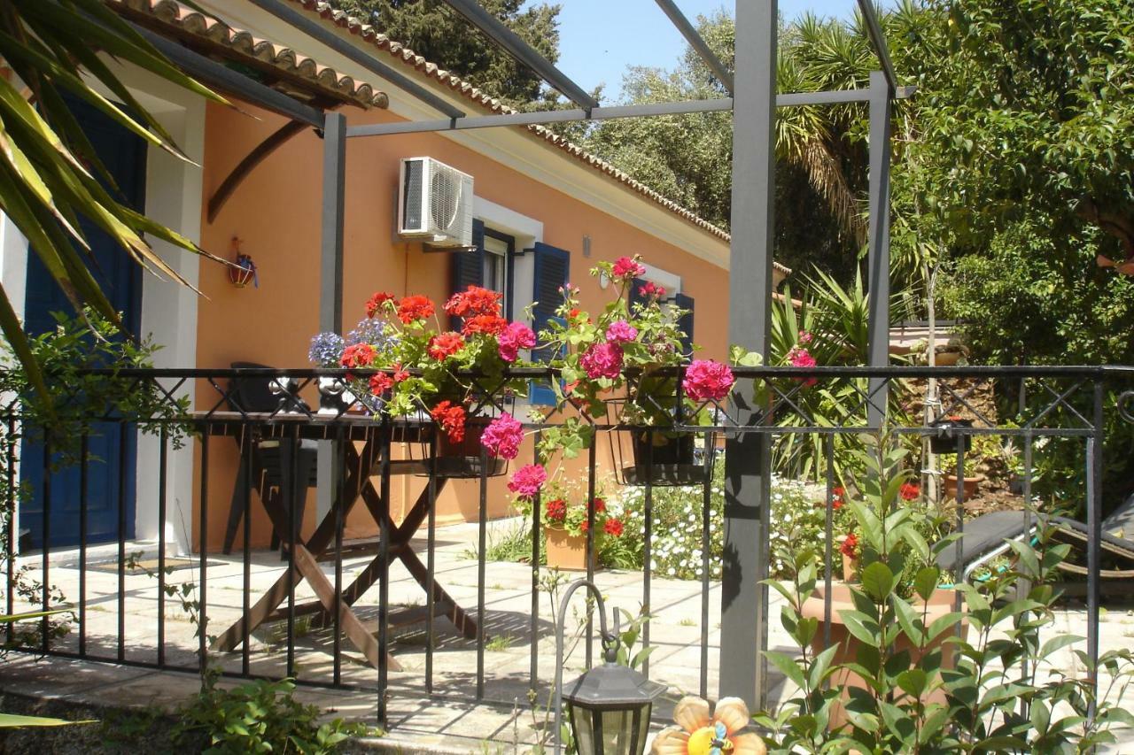 Villa Leena Paramonas  Exterior photo
